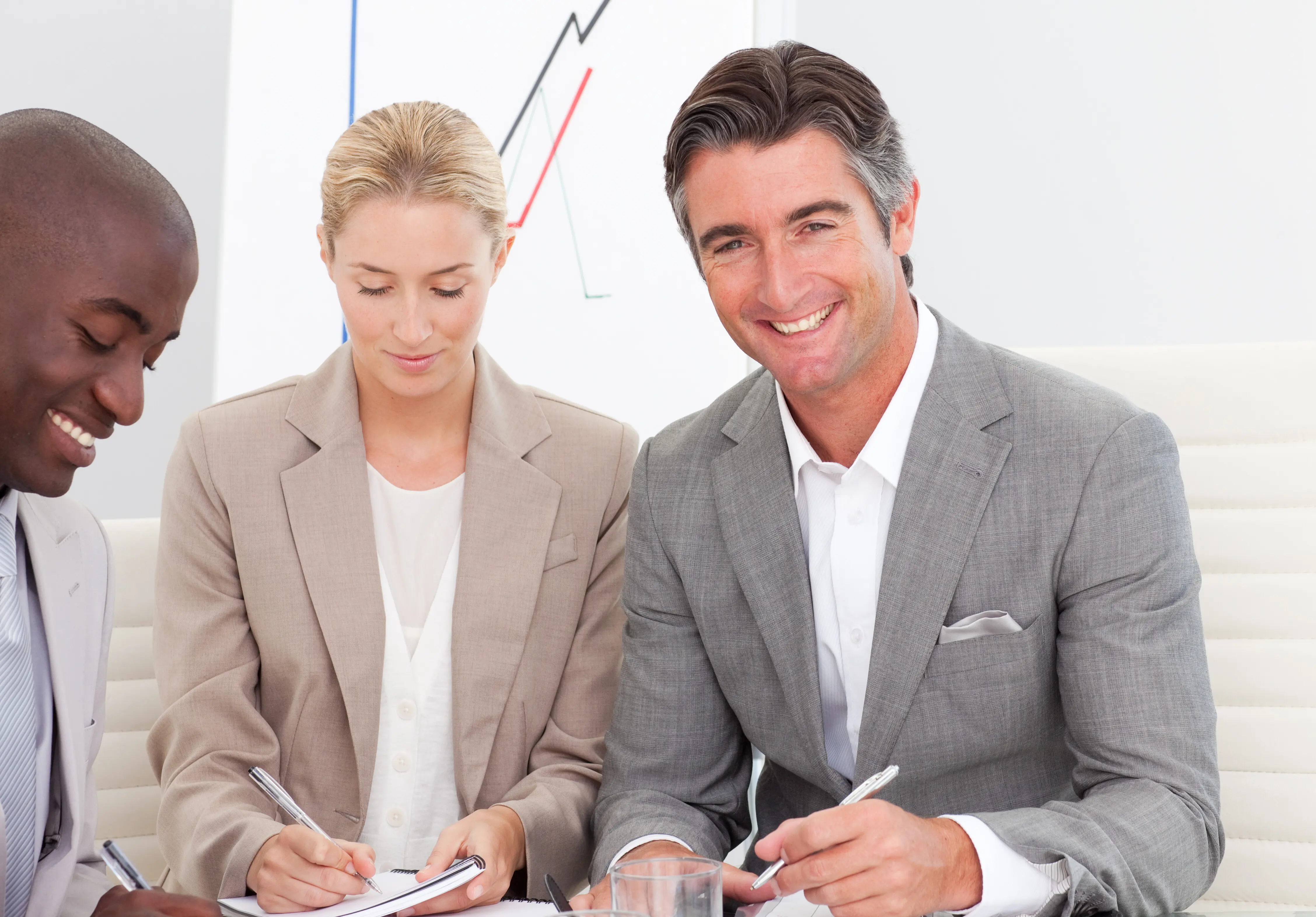 Porträt eines Business-Teams während eines Meetings